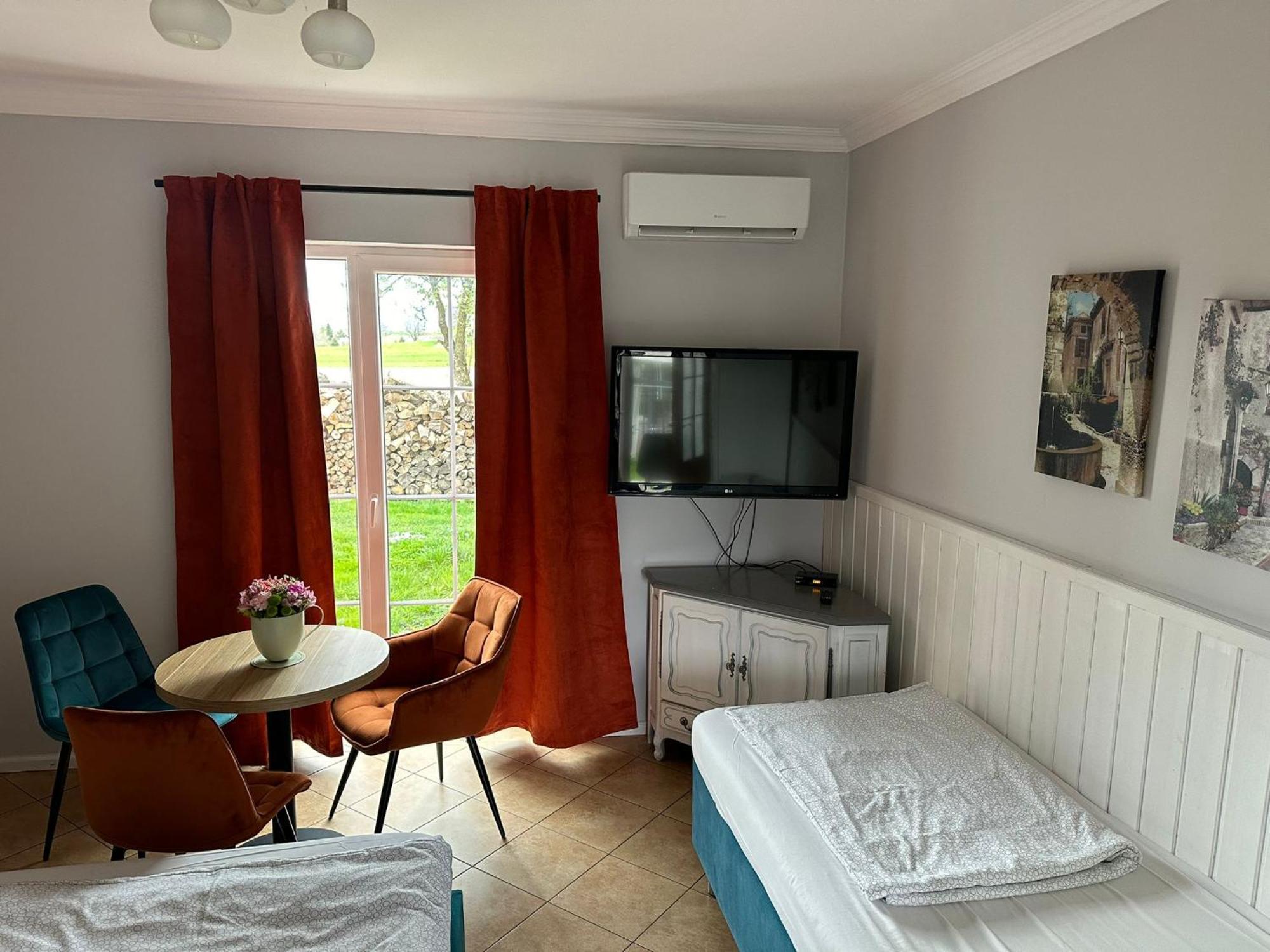 Forteca, Pokoje Goscinne Nad Stawem Dzierżoniów Exterior foto